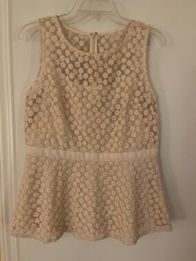 Banana Republic Cream Lace Sleeveless Peplum Tank